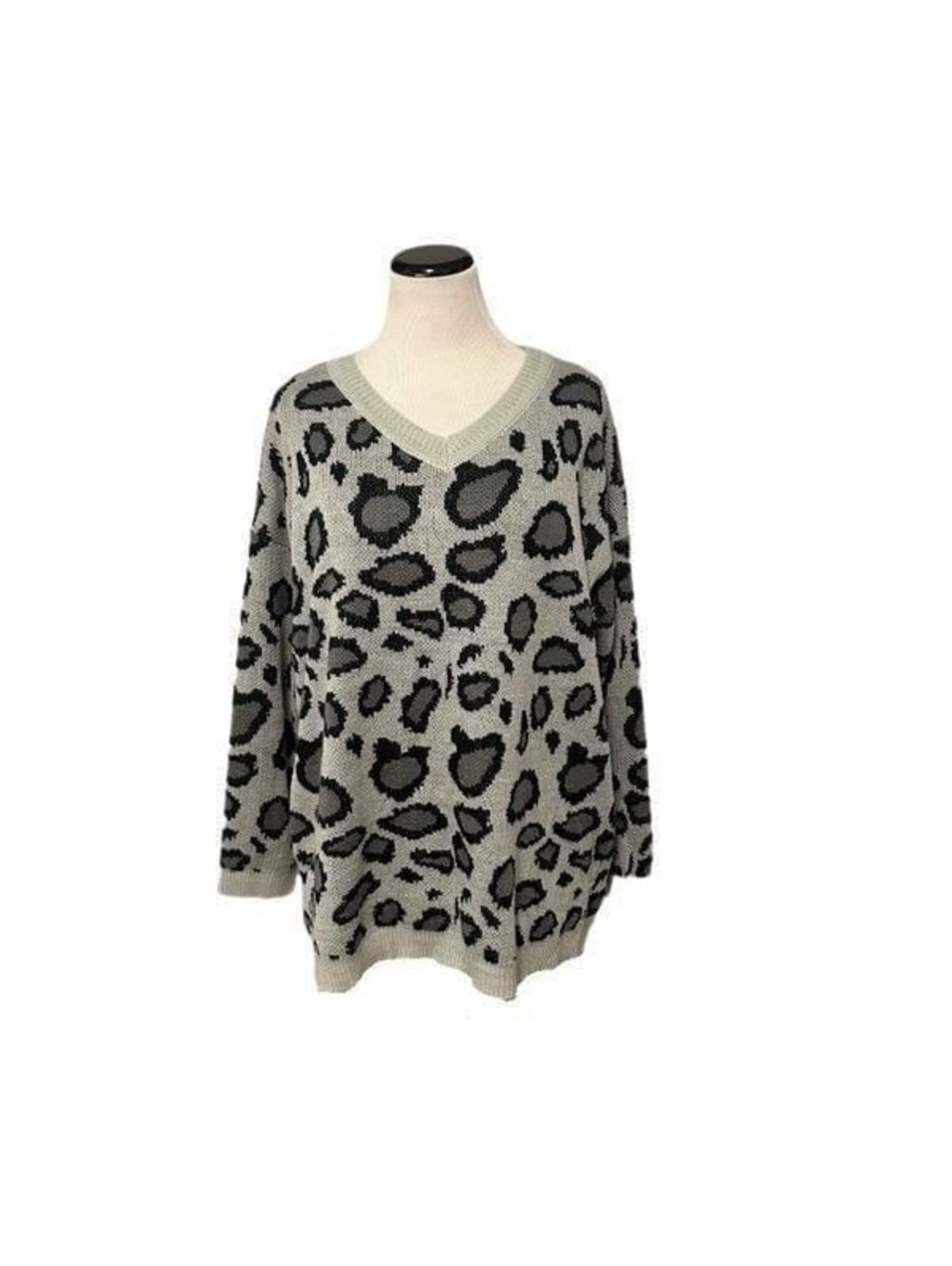 New! She + Sky Gray V-Neck Leopard Sweater Sz 1X